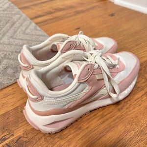 Reebok women’s forte sneakers